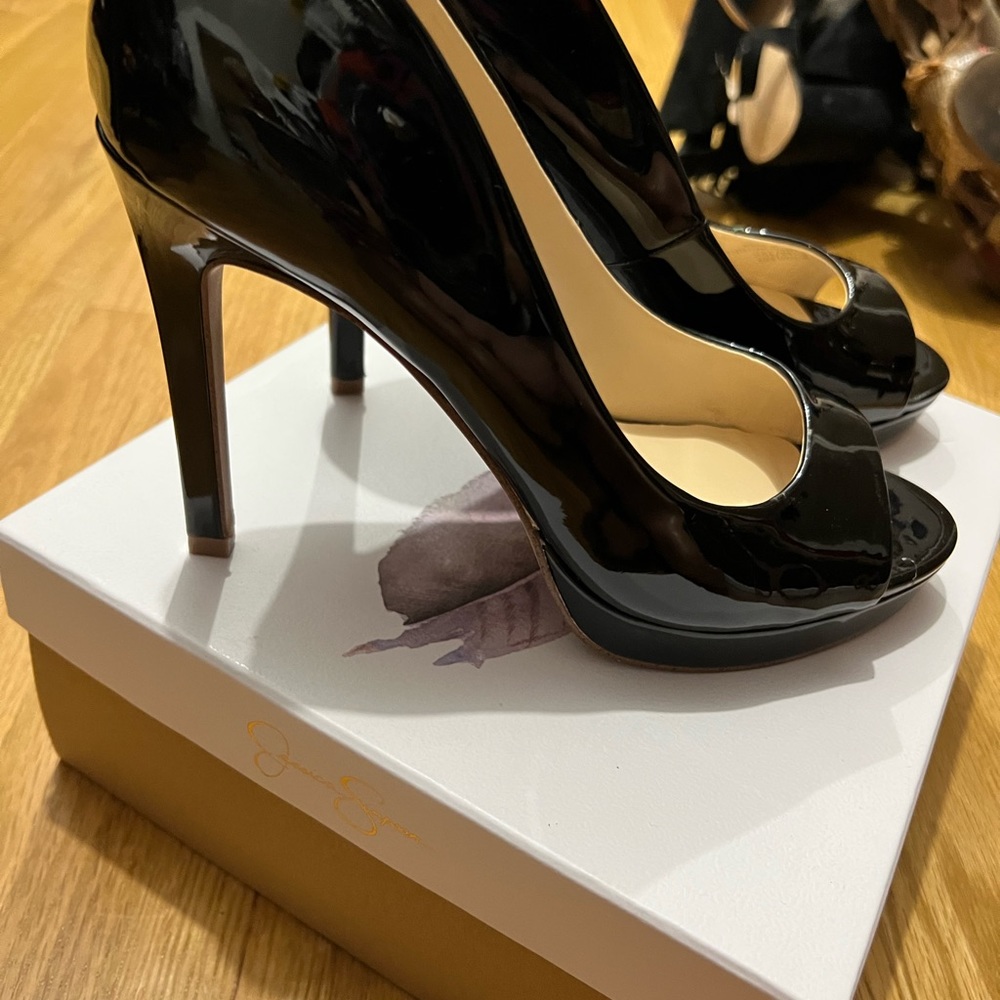 Jessica Simpson black patent peep toe pumps